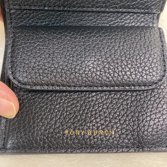 SOLD Tory Burch Grace trifold wallet - Picture 5 of 8